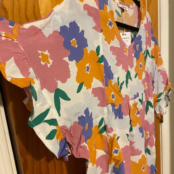 Floral Top - Picture 2 of 6